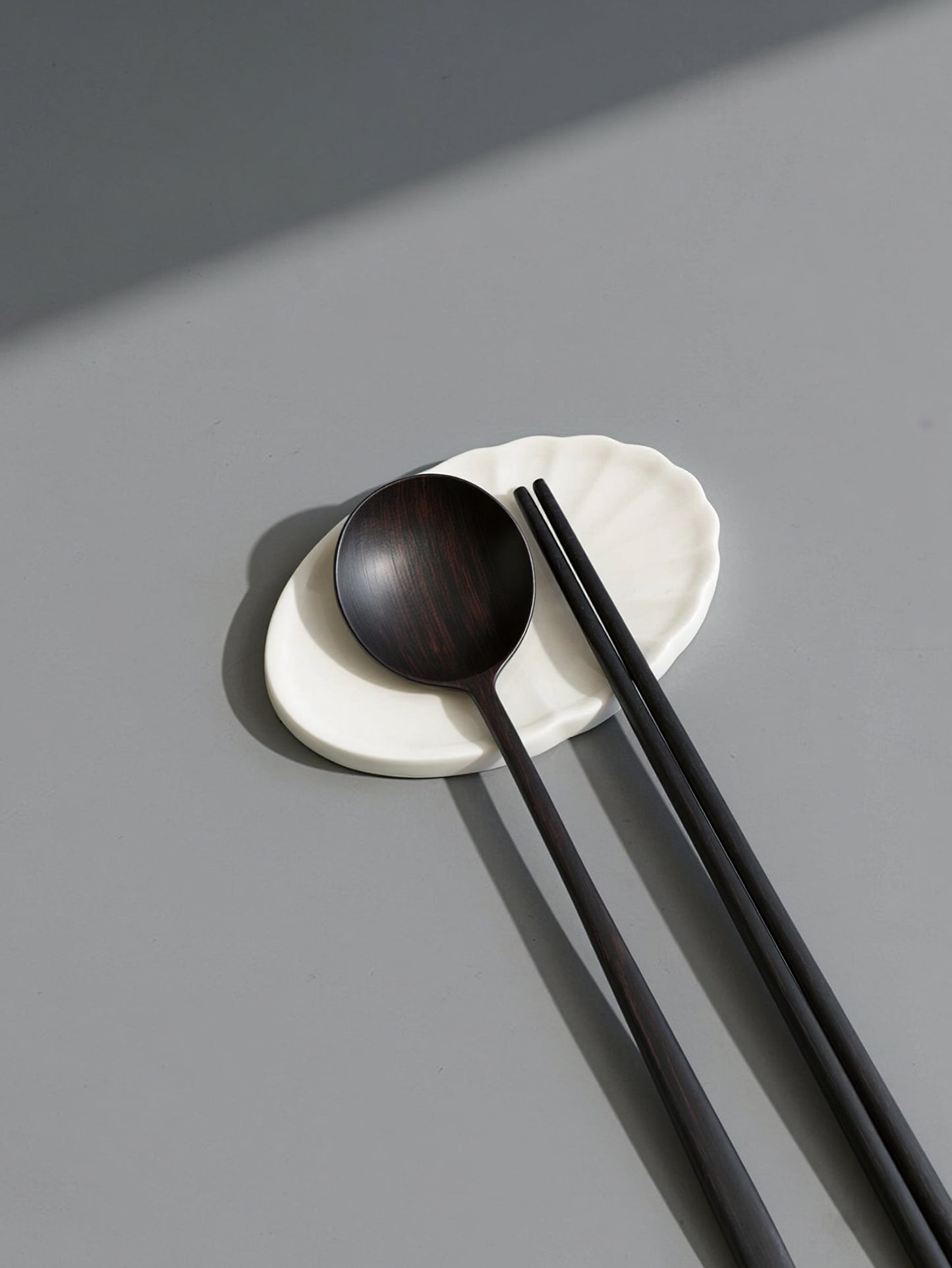 Ceramic Mong Half Leaf Spoon Rest