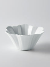 Load image into Gallery viewer, Mujagi Flower 06 Mini Bowl | 13cm
