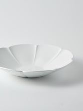 Load image into Gallery viewer, Mujagi Flower 08 Main Plate | 23cm
