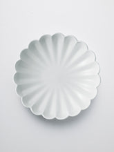 Load image into Gallery viewer, Mujagi Flower 19 Dessert Plate | 12cm
