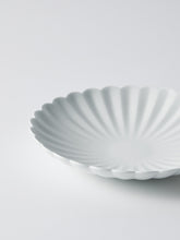 Load image into Gallery viewer, Mujagi Flower 29 Side Plate | 17.5cm
